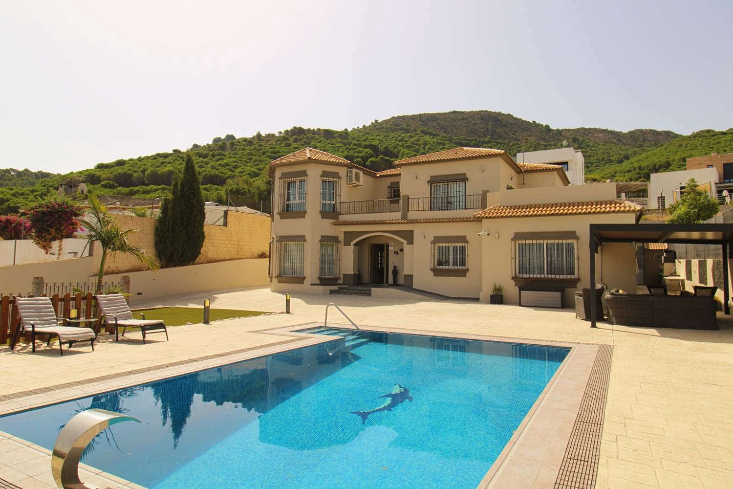 7 quarto Moradia para venda em Alhaurin de la Torre com piscina - 740 000 € (Ref: 9118532)