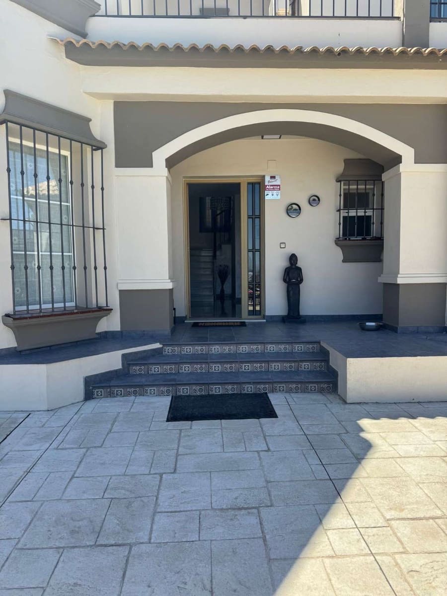 7 quarto Moradia para venda em Alhaurin de la Torre com piscina - 740 000 € (Ref: 9118532)