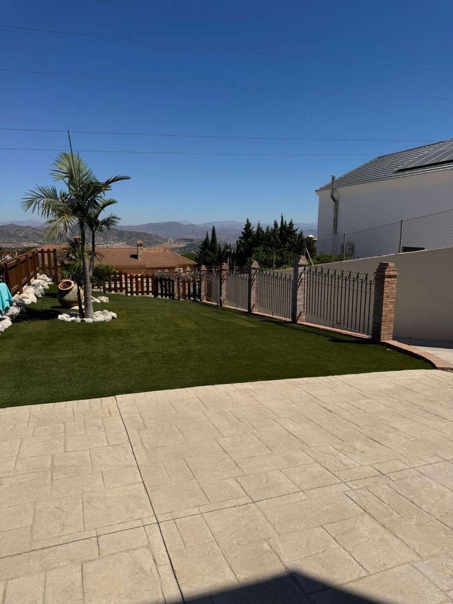 7 quarto Moradia para venda em Alhaurin de la Torre com piscina - 740 000 € (Ref: 9118532)