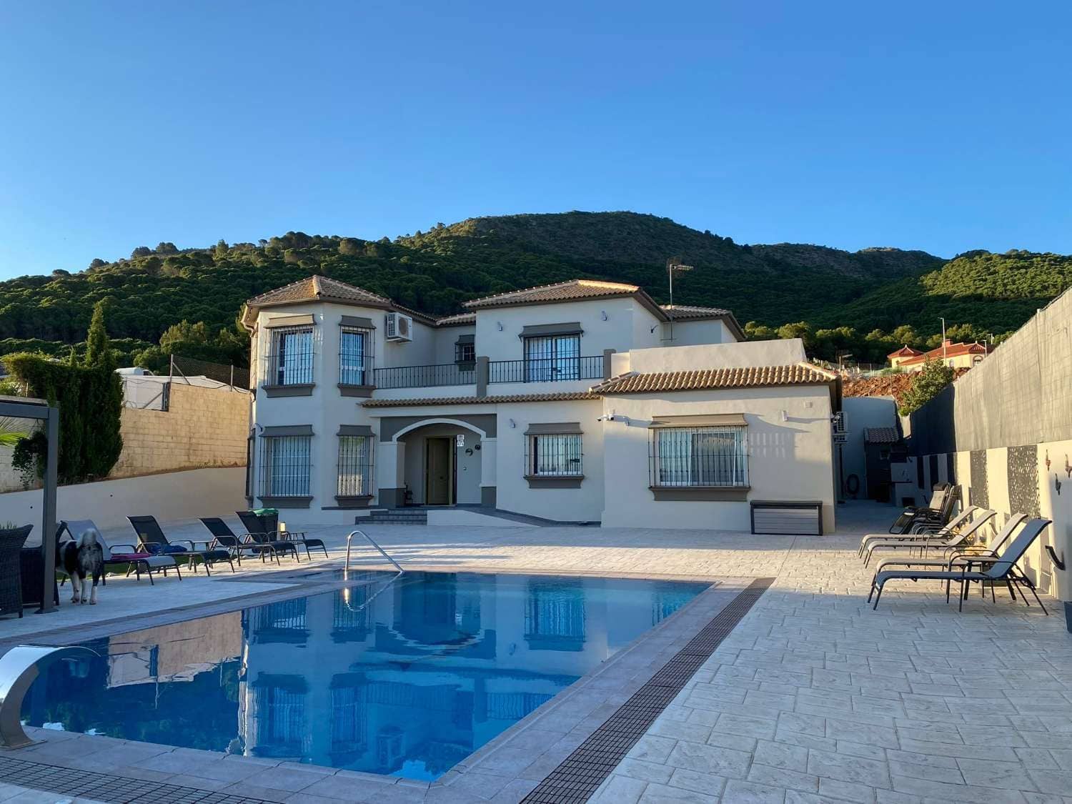 7 quarto Moradia para venda em Alhaurin de la Torre com piscina - 740 000 € (Ref: 9118532)