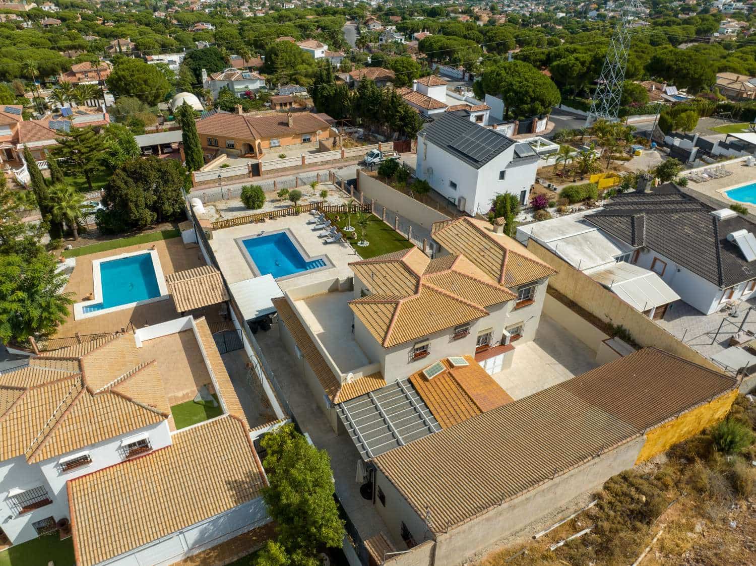 7 quarto Moradia para venda em Alhaurin de la Torre com piscina - 740 000 € (Ref: 9118532)
