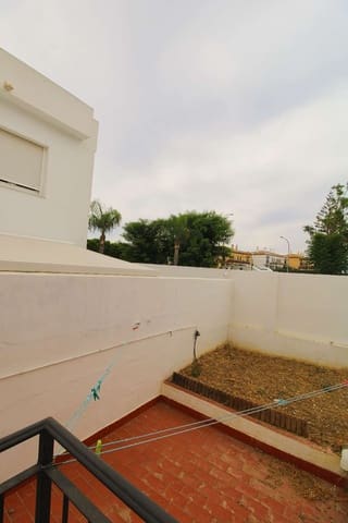 4 slaapkamer Rijtjeshuis te huur in Alhaurín de la Torre met zwembad - € 1.700 (Ref: 9136872)