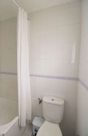 4 slaapkamer Rijtjeshuis te huur in Alhaurín de la Torre met zwembad - € 1.700 (Ref: 9136872)