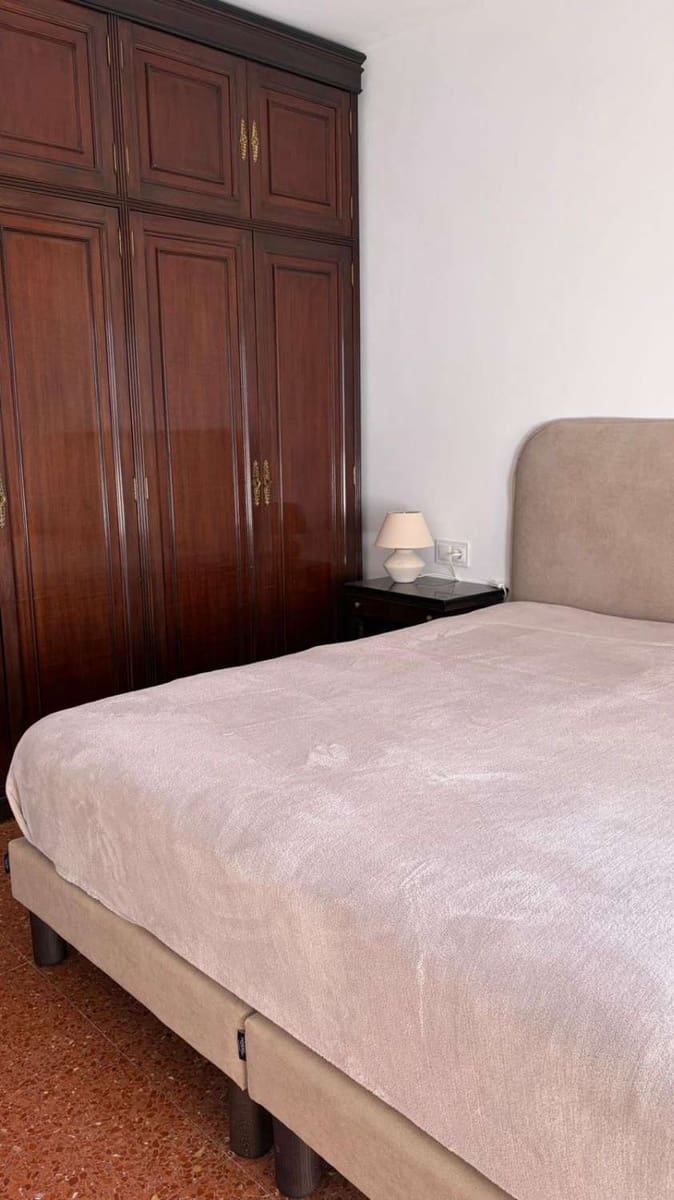 3 makuuhuone Asunto vuokrattavana paikassa Malaga kaupunki mukana 
autotalli - 1 950 € (Ref: 9136873)