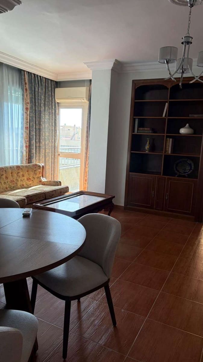 3 makuuhuone Asunto vuokrattavana paikassa Malaga kaupunki mukana 
autotalli - 1 950 € (Ref: 9136873)