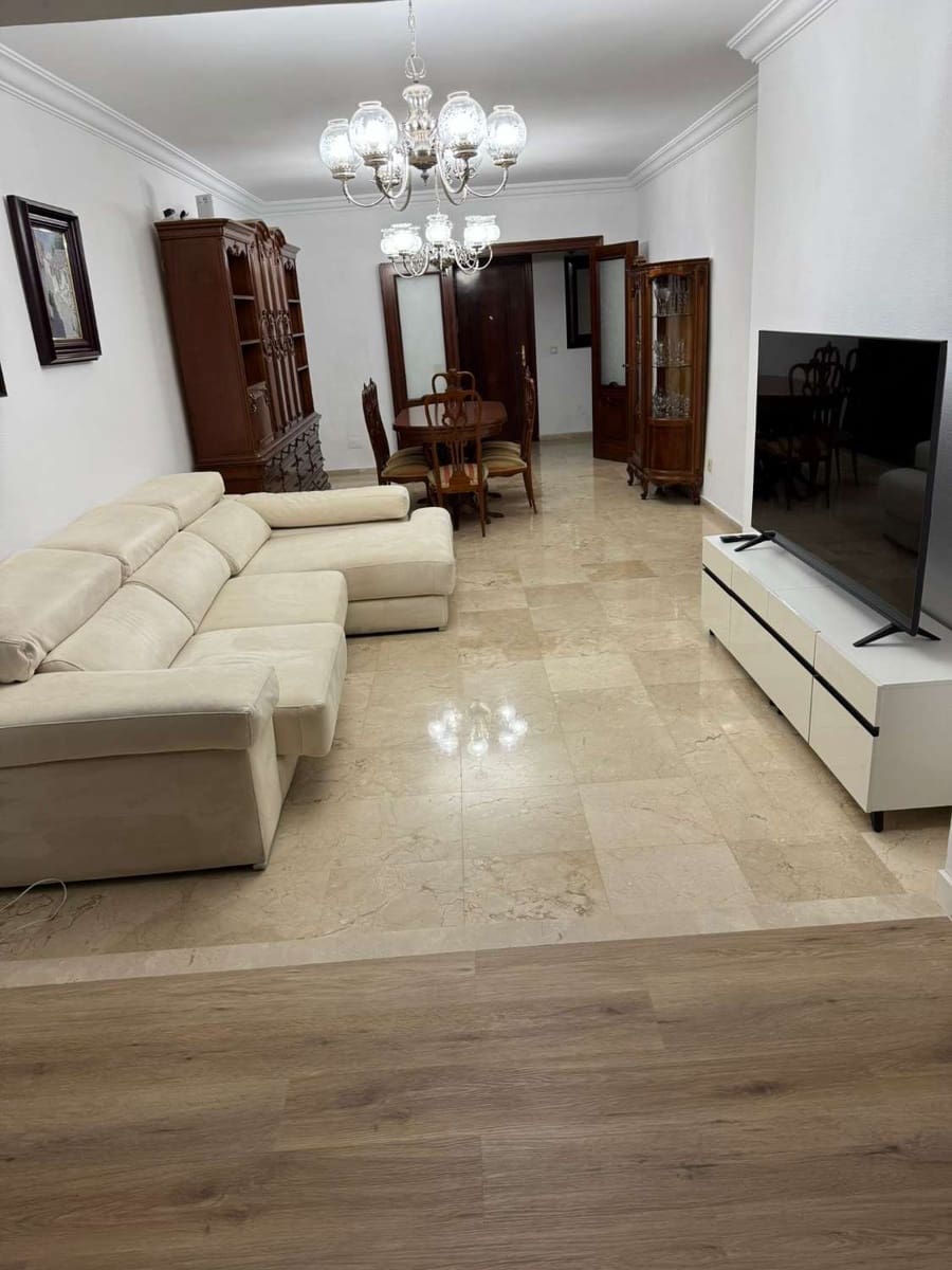 3 makuuhuone Asunto vuokrattavana paikassa Malaga kaupunki mukana 
autotalli - 1 950 € (Ref: 9136873)