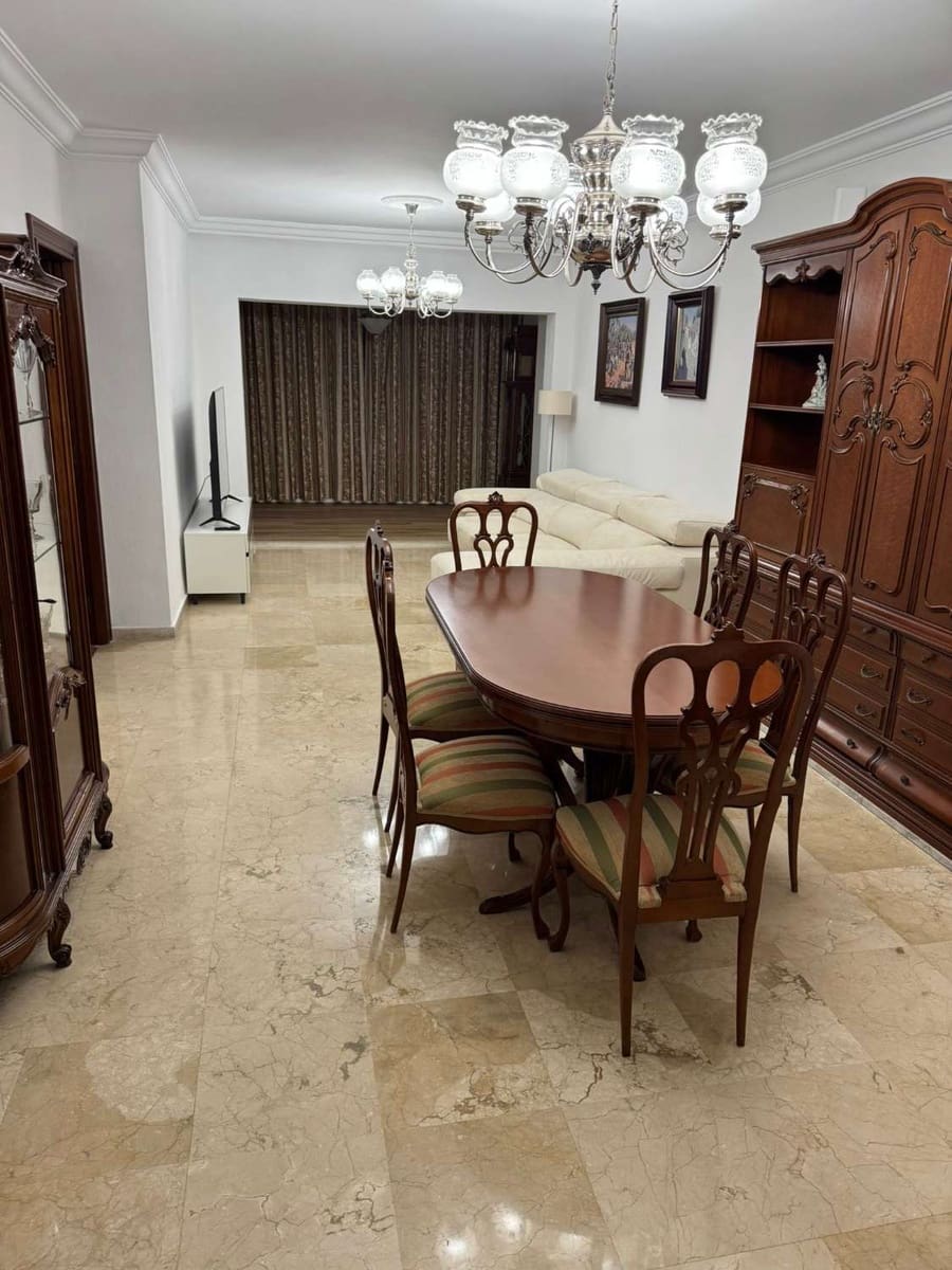 3 makuuhuone Asunto vuokrattavana paikassa Malaga kaupunki mukana 
autotalli - 1 950 € (Ref: 9136873)