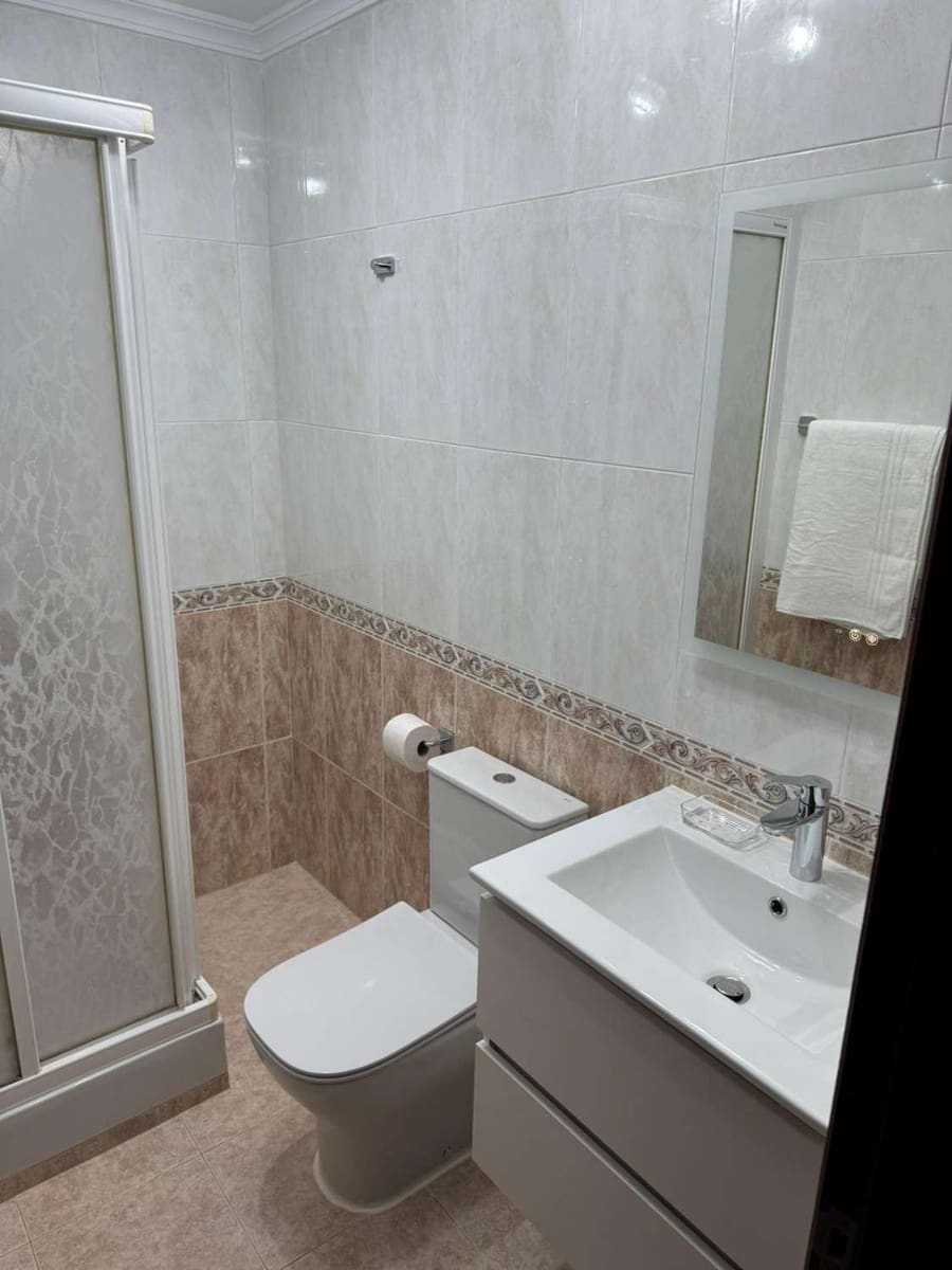 3 makuuhuone Asunto vuokrattavana paikassa Malaga kaupunki mukana 
autotalli - 1 950 € (Ref: 9136873)