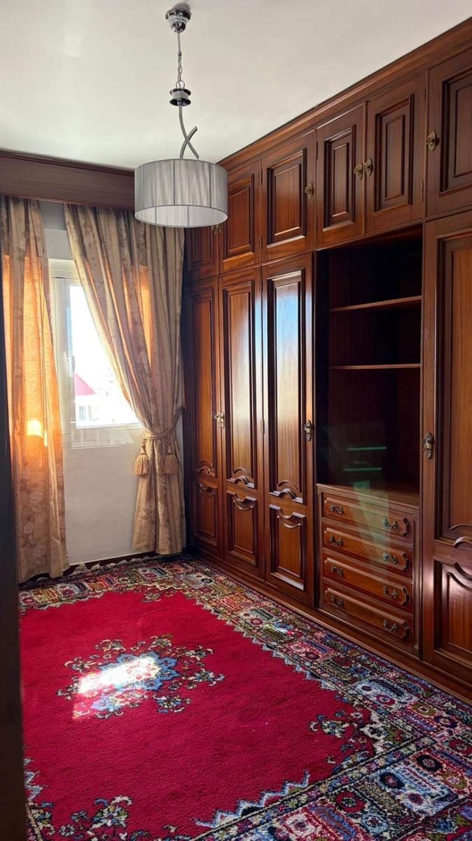 3 makuuhuone Asunto vuokrattavana paikassa Malaga kaupunki mukana 
autotalli - 1 950 € (Ref: 9136873)