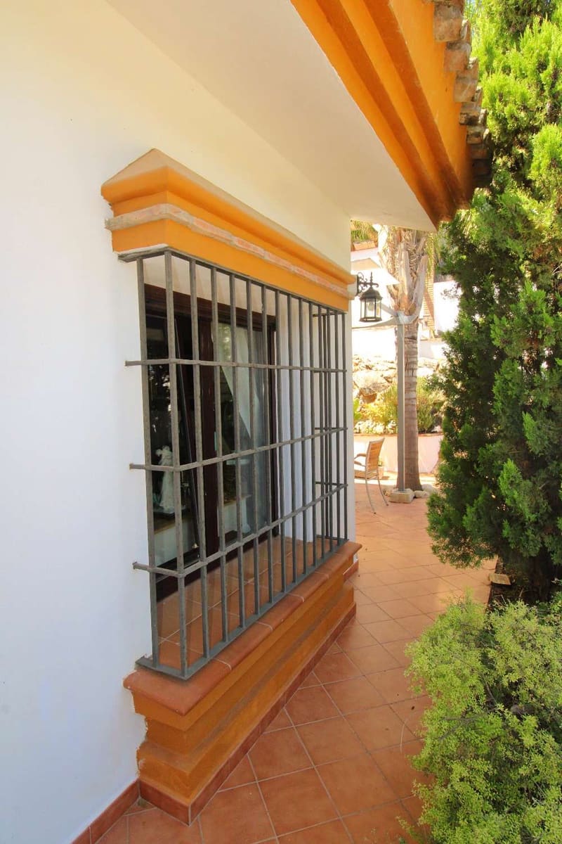 4 quarto Moradia para venda em Alhaurin de la Torre com piscina - 650 000 € (Ref: 9141314)