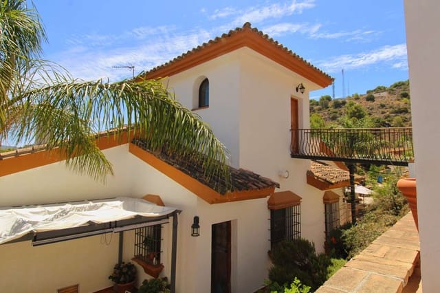 4 Zimmer Villa zu verkaufen in Alhaurín de la Torre mit Pool - 650.000 € (Ref: 9141314)