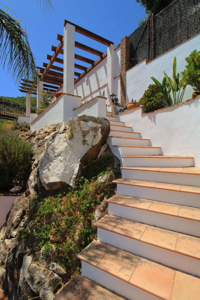 4 quarto Moradia para venda em Alhaurin de la Torre com piscina - 650 000 € (Ref: 9141314)