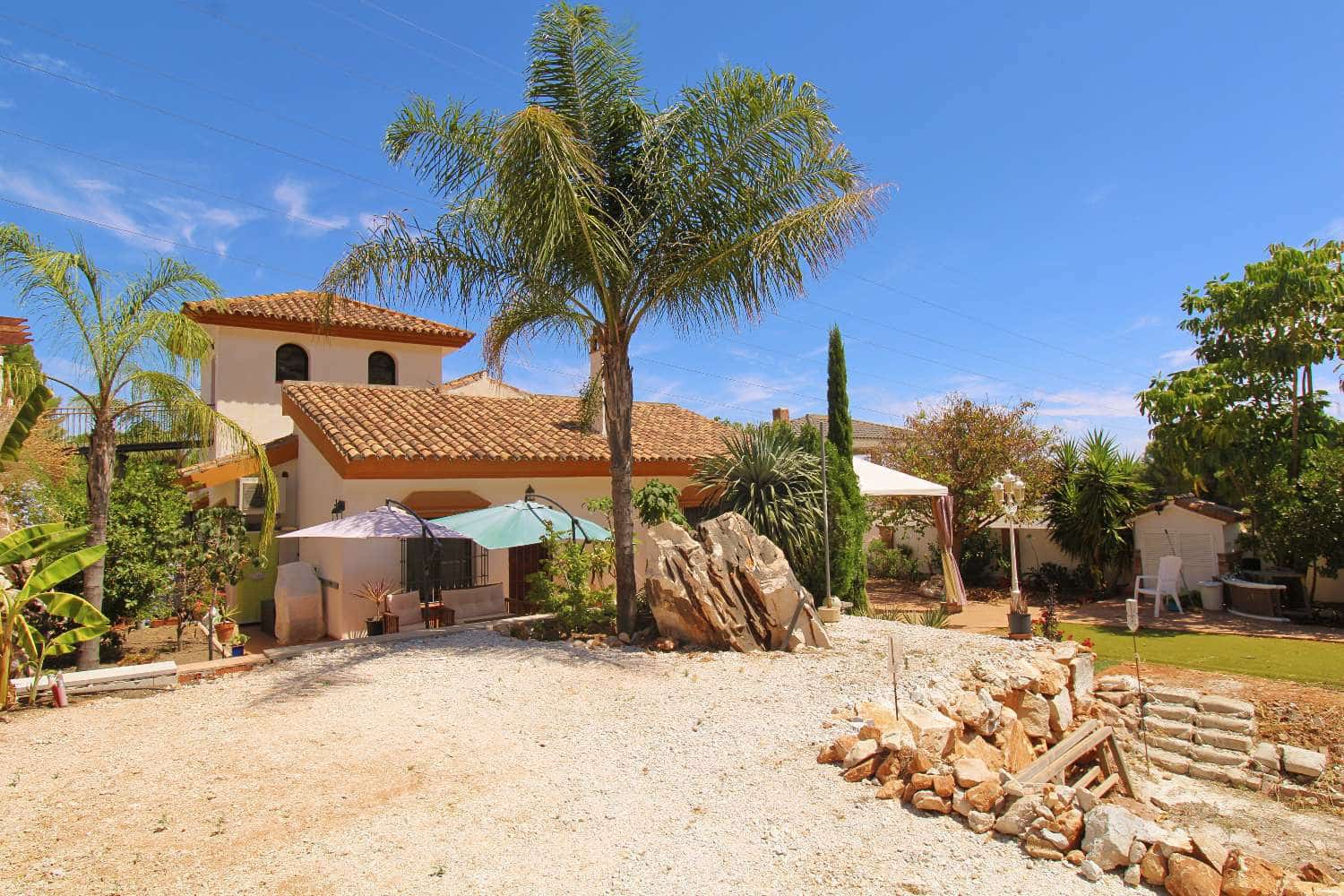 4 quarto Moradia para venda em Alhaurin de la Torre com piscina - 650 000 € (Ref: 9141314)