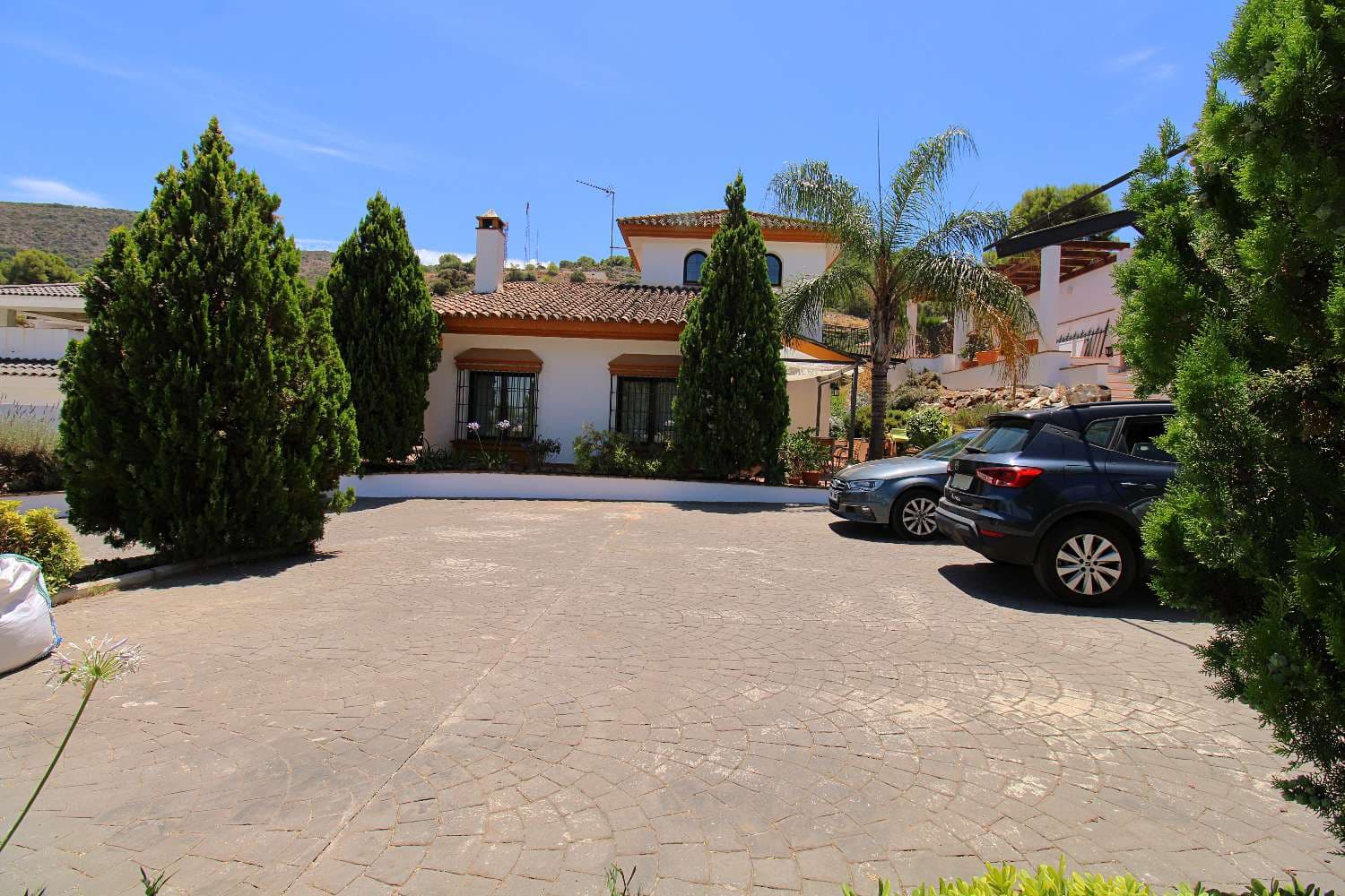 4 quarto Moradia para venda em Alhaurin de la Torre com piscina - 650 000 € (Ref: 9141314)