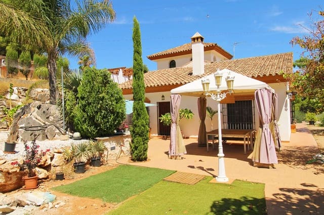 4 Zimmer Villa zu verkaufen in Alhaurín de la Torre mit Pool - 650.000 € (Ref: 9141314)