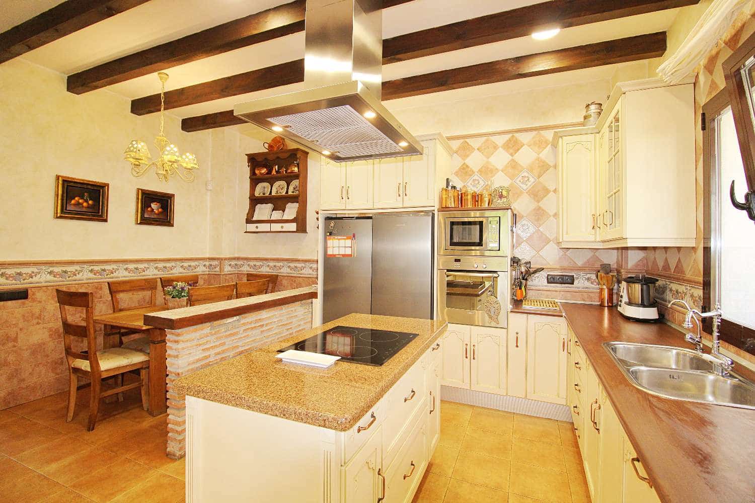 4 quarto Moradia para venda em Alhaurin de la Torre com piscina - 650 000 € (Ref: 9141314)