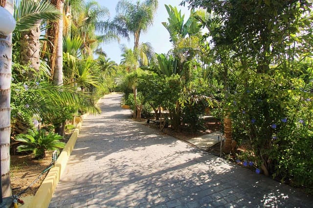 5 soveværelse Villa til salg i Alhaurín de la Torre med swimmingpool - € 735.000 (Ref: 9151696)