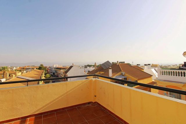 Ático de 3 habitaciones en Alhaurín de la Torre en alquiler con garaje - 1.400 € (Ref: 9165483)