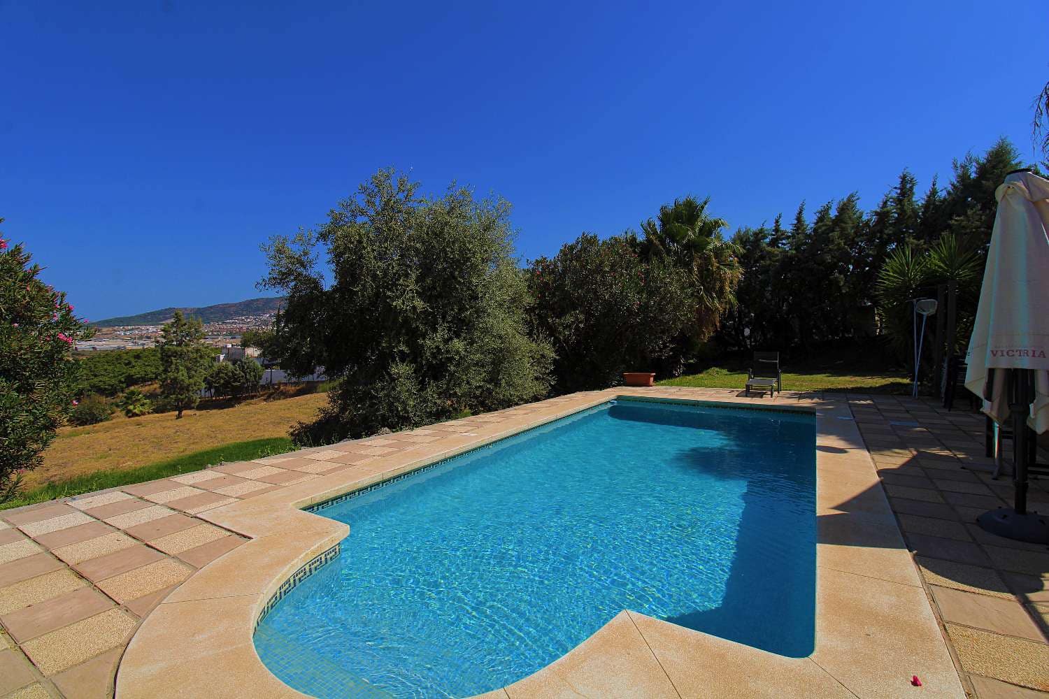 3 soverom Villa til leie i Alhaurin de la Torre med svømmebasseng - € 2 500 (Ref: 9169316)