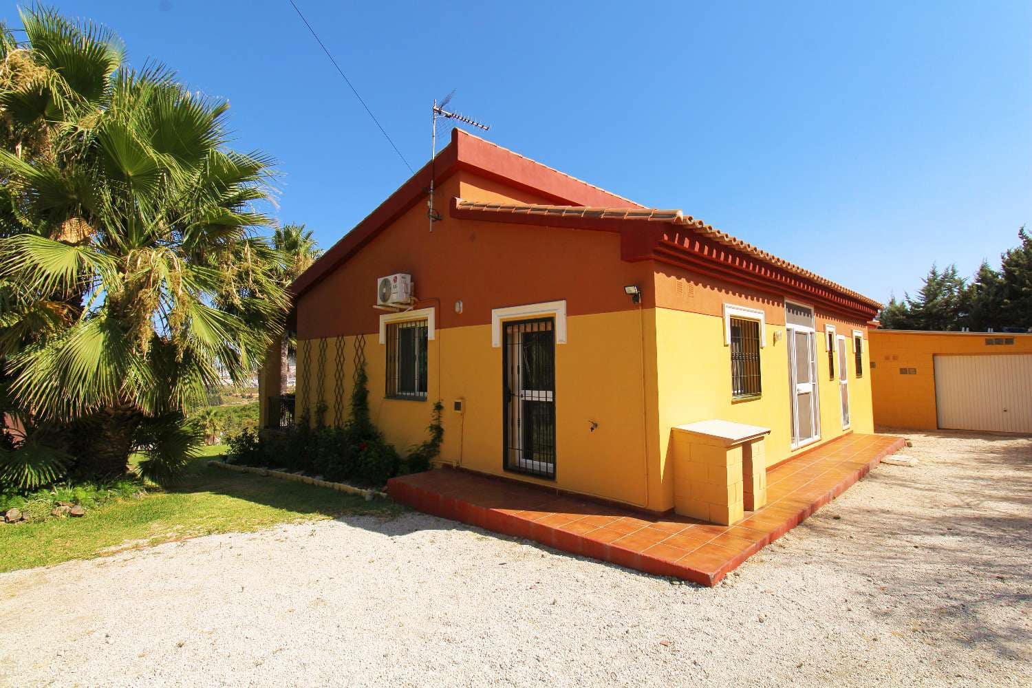 3 soverom Villa til leie i Alhaurin de la Torre med svømmebasseng - € 2 500 (Ref: 9169316)