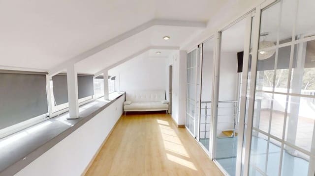 3 makuuhuone Kattohuoneisto vuokrattavana paikassa Alhaurín de la Torre - 1 300 € (Ref: 9353132)