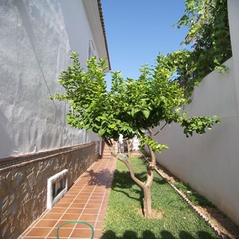 3 slaapkamer Halfvrijstaande villa te koop in Alhaurín de la Torre met zwembad garage - € 480.000 (Ref: 9358848)