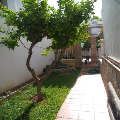 3 slaapkamer Halfvrijstaande villa te koop in Alhaurín de la Torre met zwembad garage - € 480.000 (Ref: 9358848)