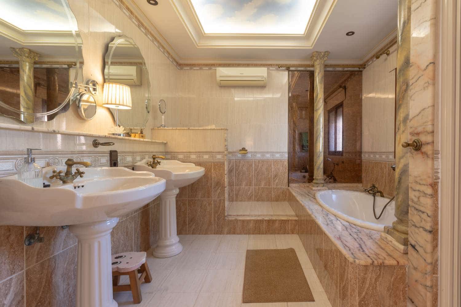 8 chambre Finca/Maison de Campagne à vendre à Alhaurin de la Torre avec piscine - 1 395 000 € (Ref: 9406205)