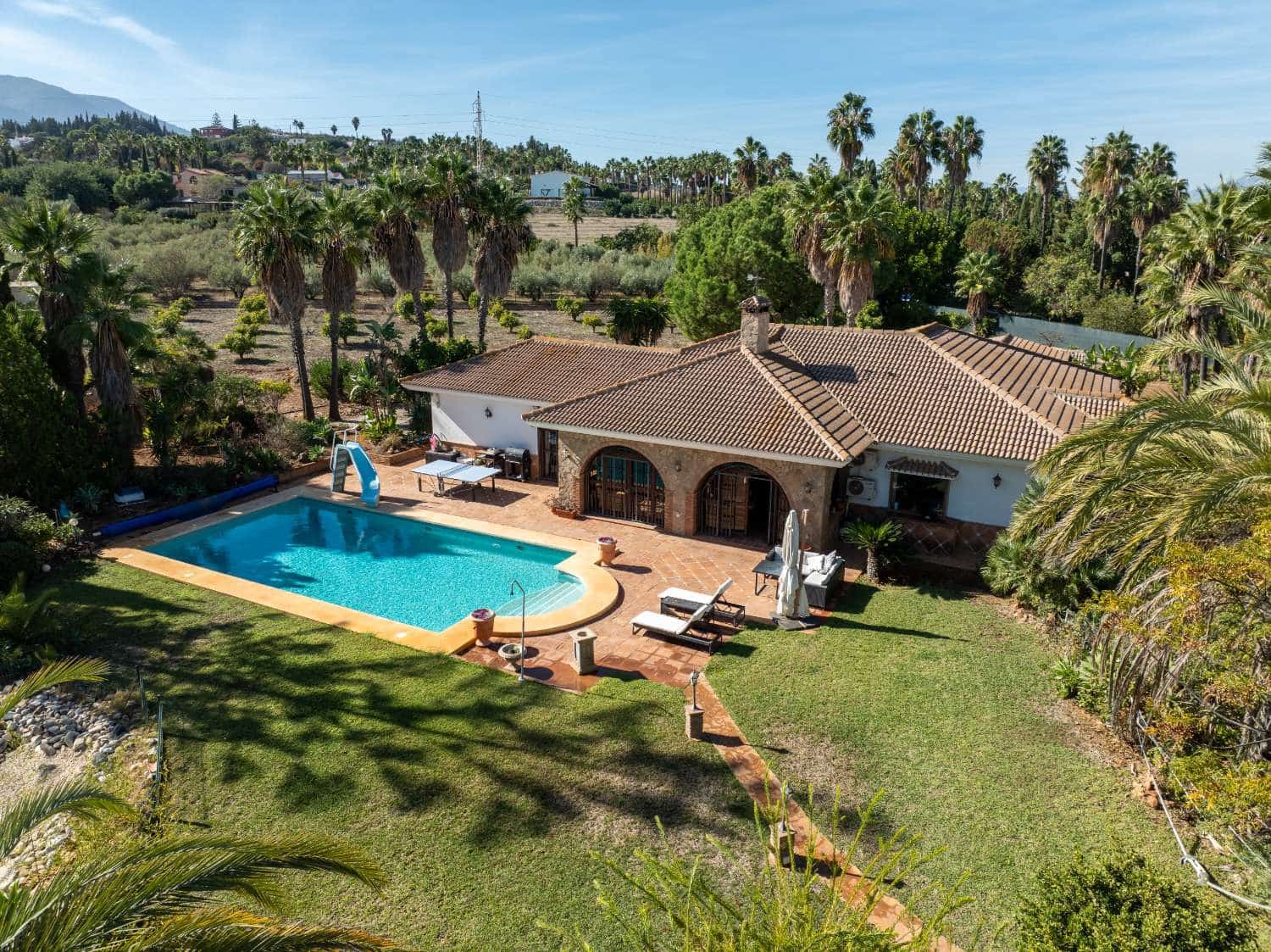 8 chambre Finca/Maison de Campagne à vendre à Alhaurin de la Torre avec piscine - 1 395 000 € (Ref: 9406205)