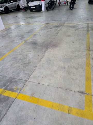 Autotalli myytävänä paikassa Alhaurín de la Torre - 8 000 € (Ref: 9436657)