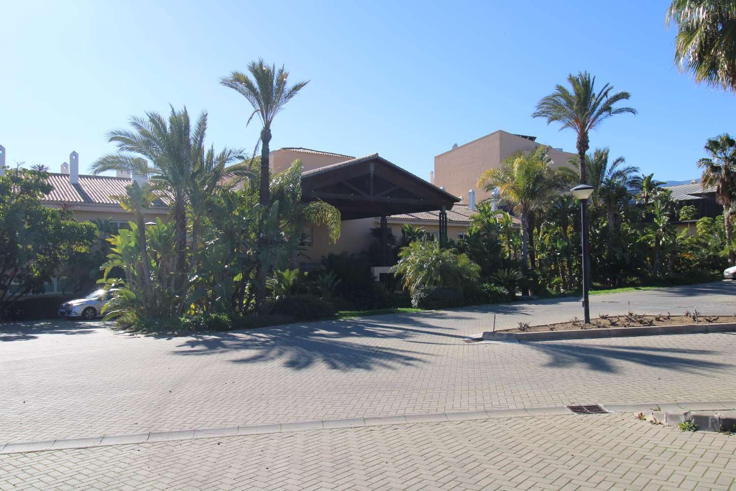 Piso de 2 habitaciones en Alhaurín de la Torre en alquiler con piscina - 1.600 € (Ref: 9450124)