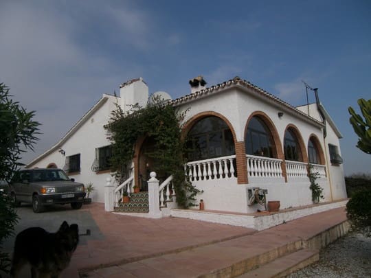 3 Zimmer Villa zu vermieten in Alhaurín de la Torre - 2.500 € (Ref: 9465155)