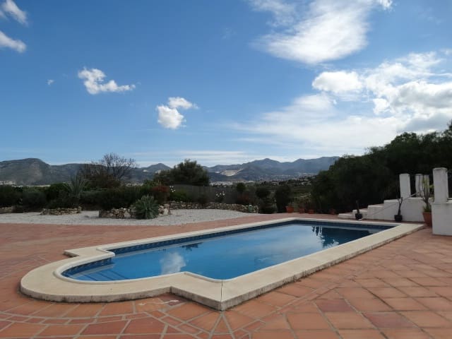 3 Zimmer Villa zu vermieten in Alhaurín de la Torre - 2.500 € (Ref: 9465155)