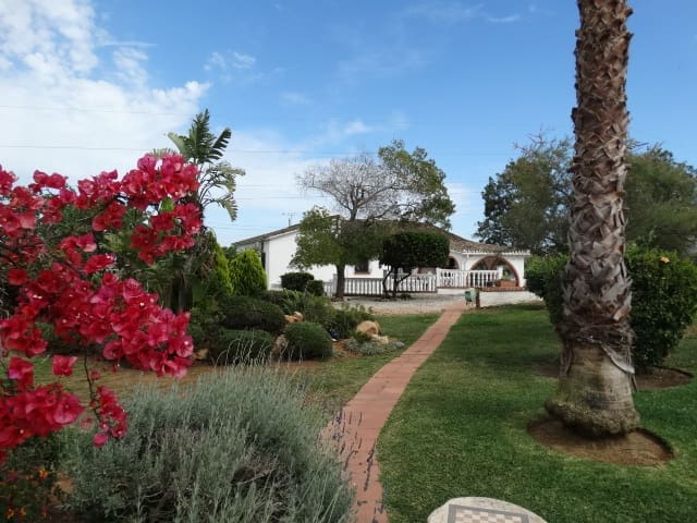 3 Zimmer Villa zu vermieten in Alhaurín de la Torre - 2.500 € (Ref: 9465155)