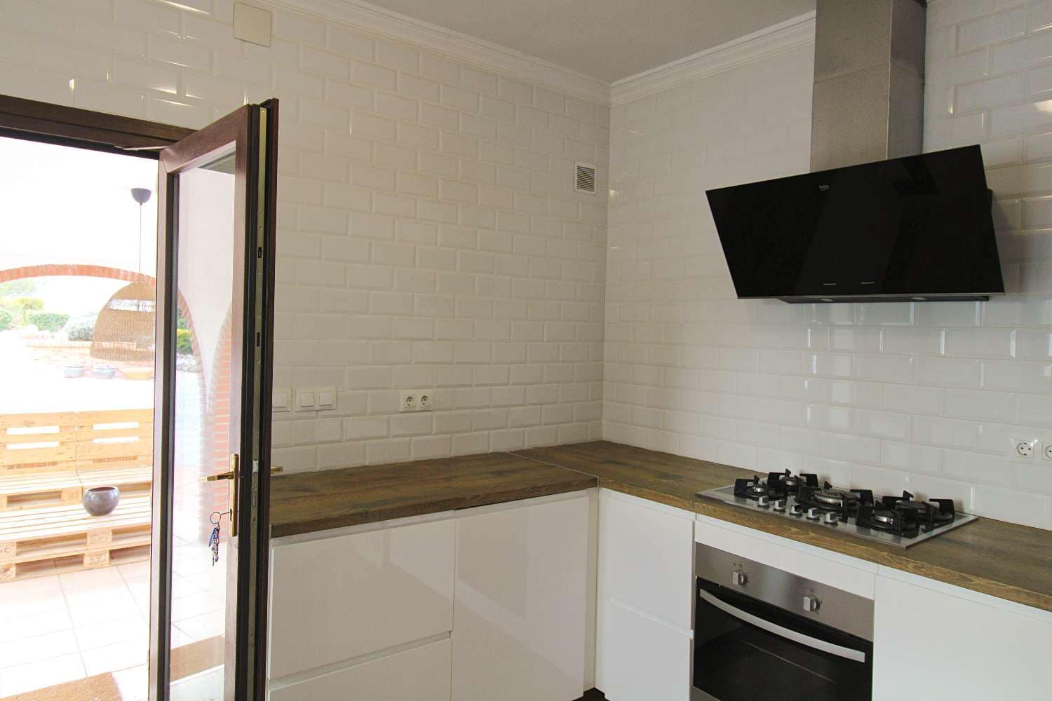 3 bedroom Villa for rent in Alhaurin de la Torre with pool garage - € 2,500 (Ref: 9465155)