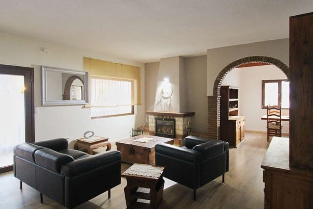 3 bedroom Villa for rent in Alhaurín de la Torre with pool garage - € 2,500 (Ref: 9465155)