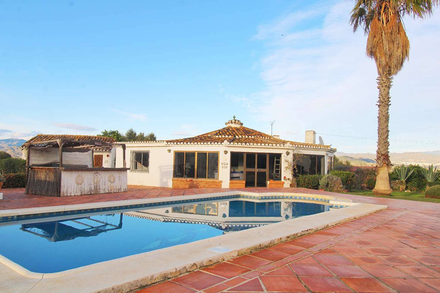 3 bedroom Villa for rent in Alhaurin de la Torre with pool garage - € 2,500 (Ref: 9465155)