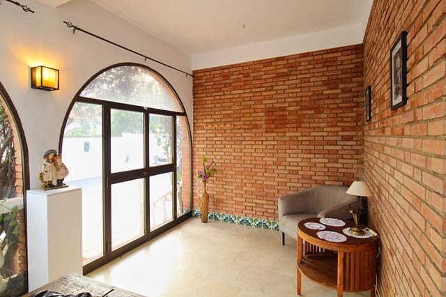 3 bedroom Villa for rent in Alhaurín de la Torre with pool garage - € 2,500 (Ref: 9465155)