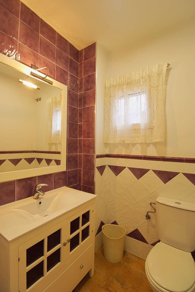 4 bedroom Villa for rent in Alhaurin de la Torre with pool - € 3,000 (Ref: 9508262)