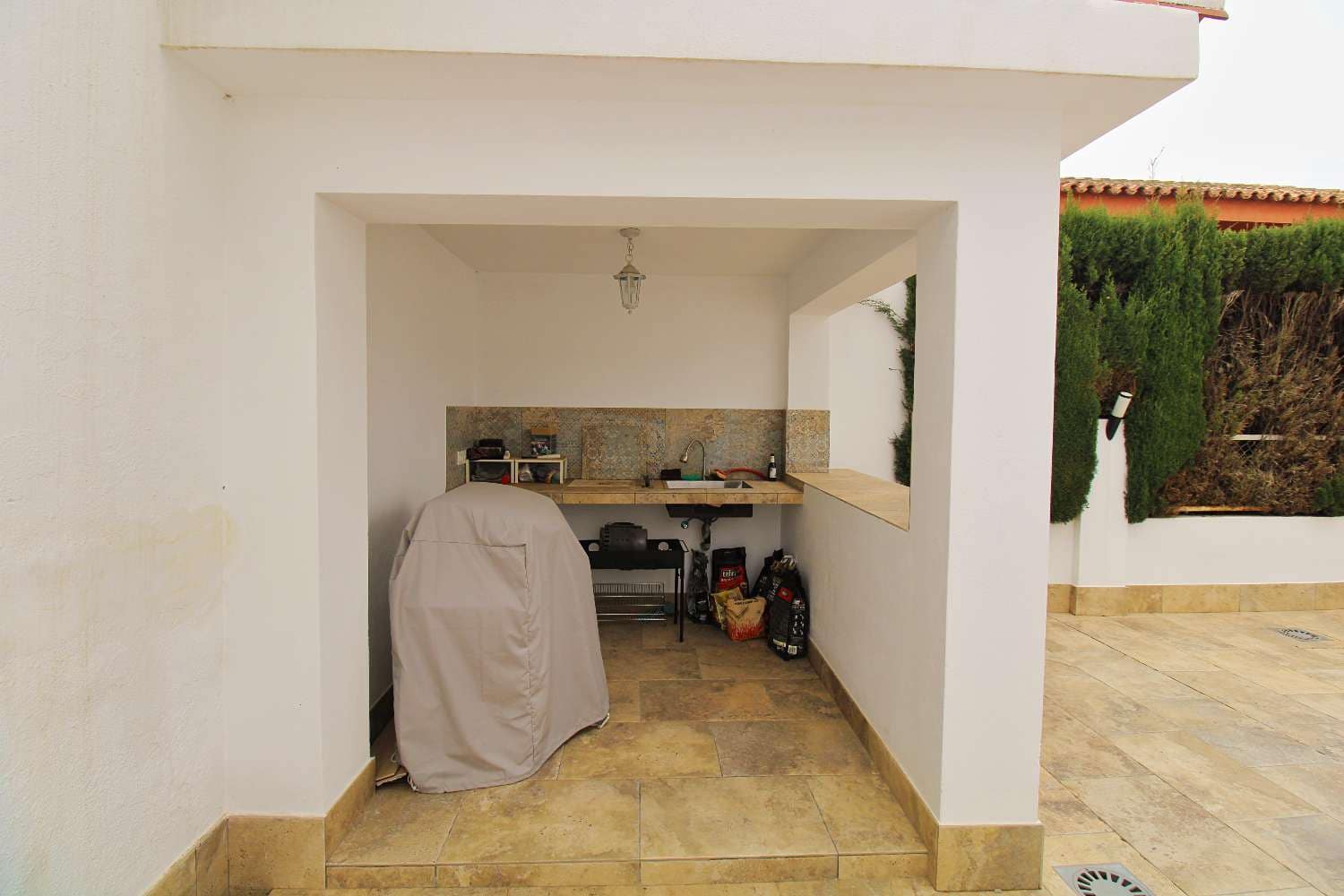 4 bedroom Villa for rent in Alhaurin de la Torre with pool - € 3,000 (Ref: 9508262)