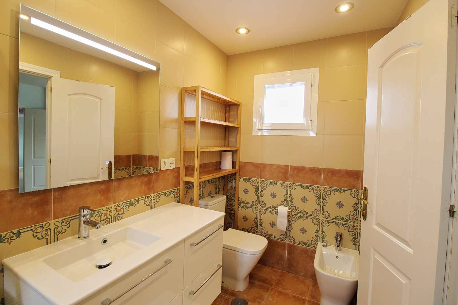 4 bedroom Villa for rent in Alhaurin de la Torre with pool - € 3,000 (Ref: 9508262)