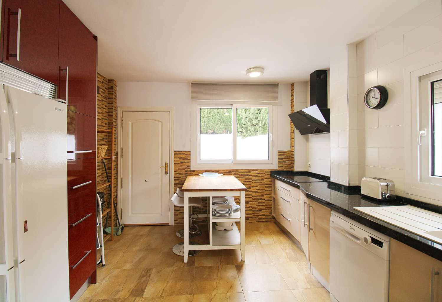 4 bedroom Villa for rent in Alhaurin de la Torre with pool - € 3,000 (Ref: 9508262)