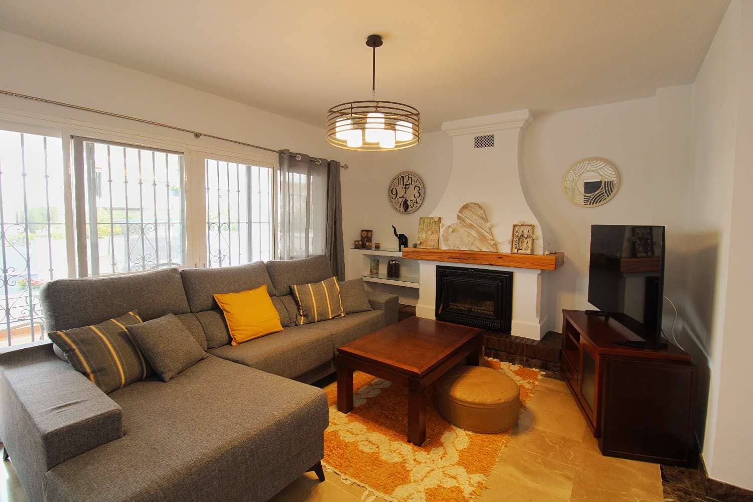 4 bedroom Villa for rent in Alhaurin de la Torre with pool - € 3,000 (Ref: 9508262)