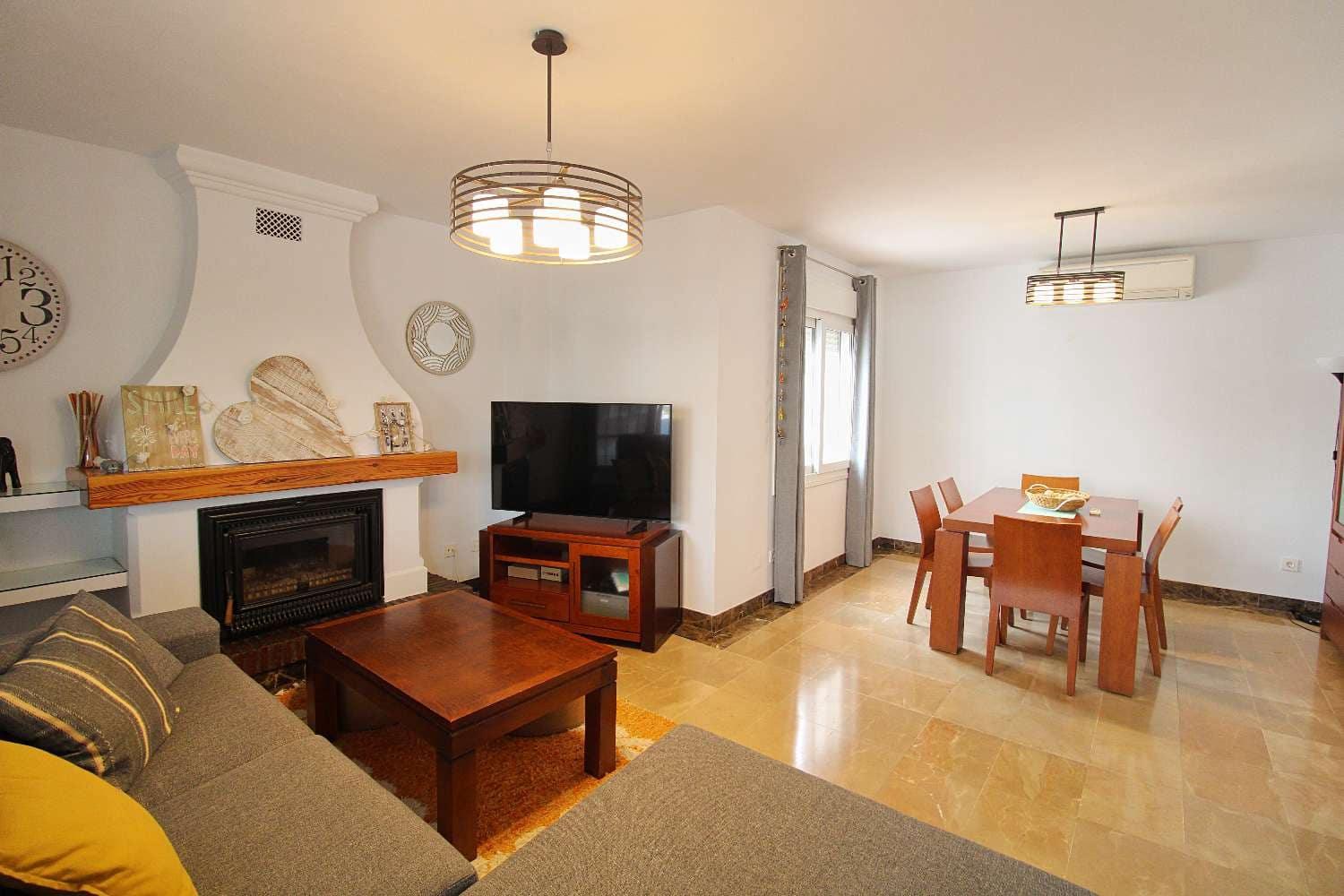 4 bedroom Villa for rent in Alhaurin de la Torre with pool - € 3,000 (Ref: 9508262)