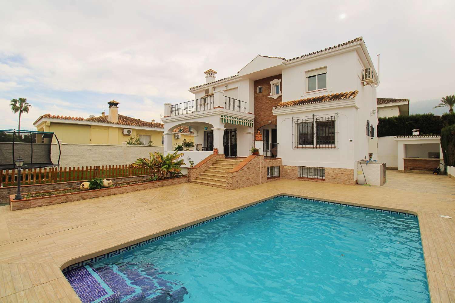 4 bedroom Villa for rent in Alhaurin de la Torre with pool - € 3,000 (Ref: 9508262)