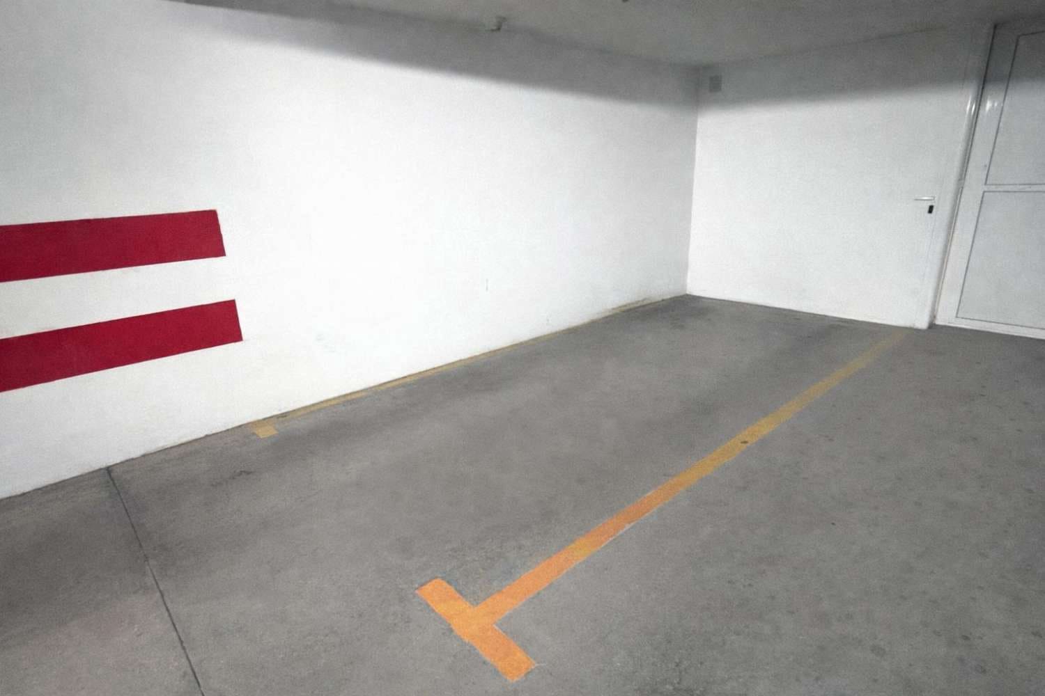 3 bedroom Flat for sale in Torremolinos with pool - € 390,000 (Ref: 9540753)