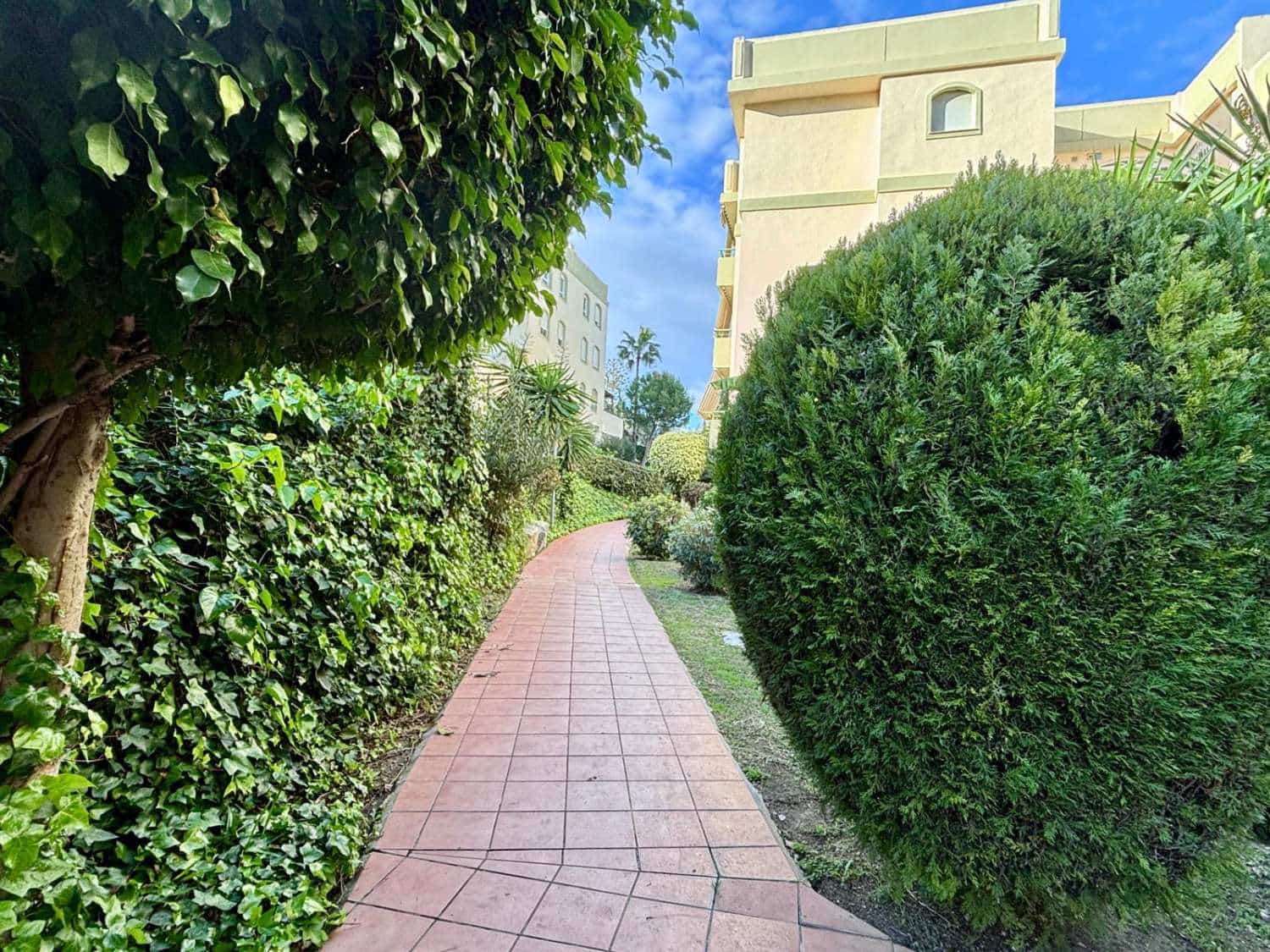 3 bedroom Flat for sale in Torremolinos with pool - € 390,000 (Ref: 9540753)