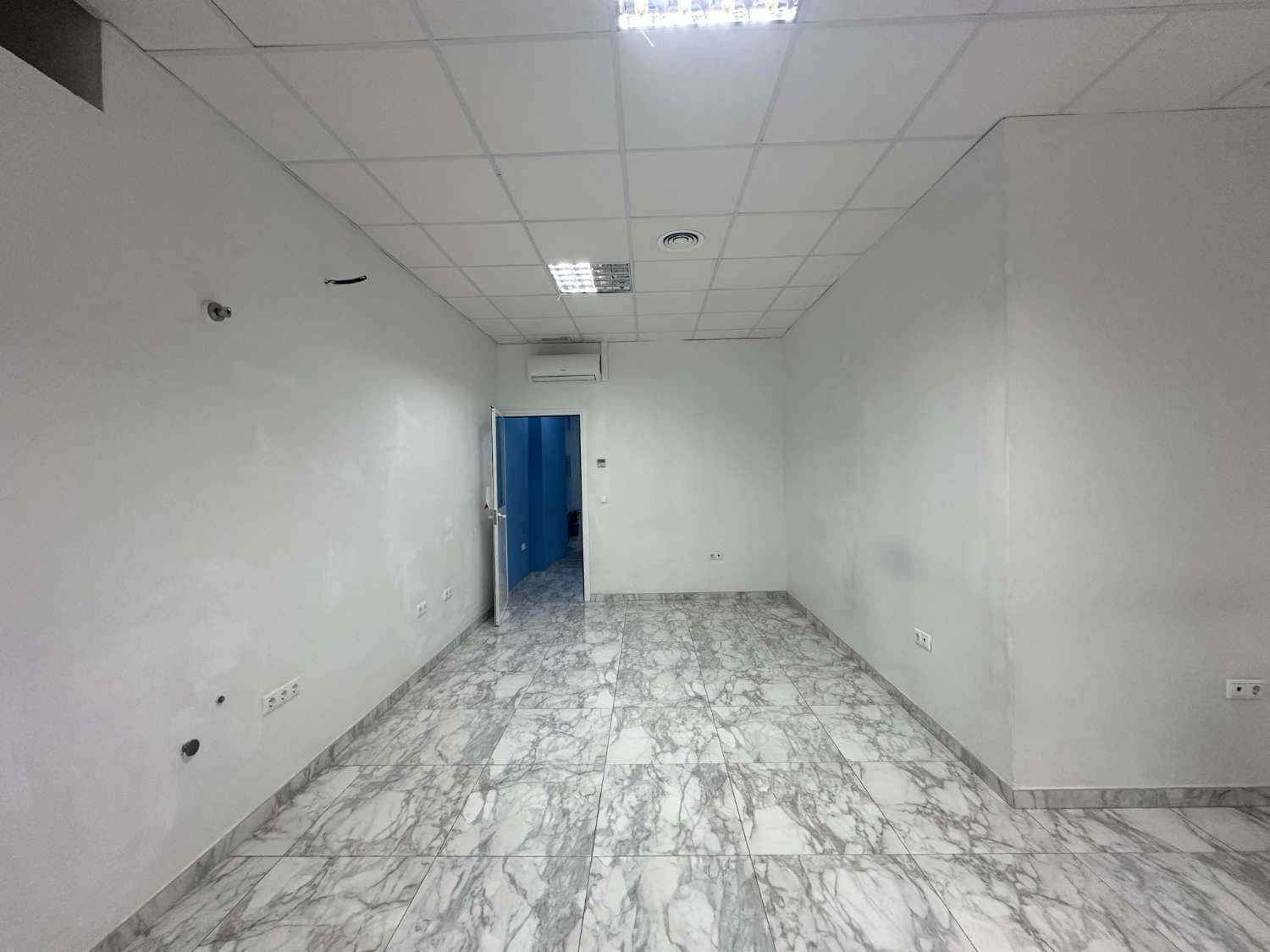 Commercieel te huur in Alhaurin de la Torre - € 950 (Ref: 9543010)