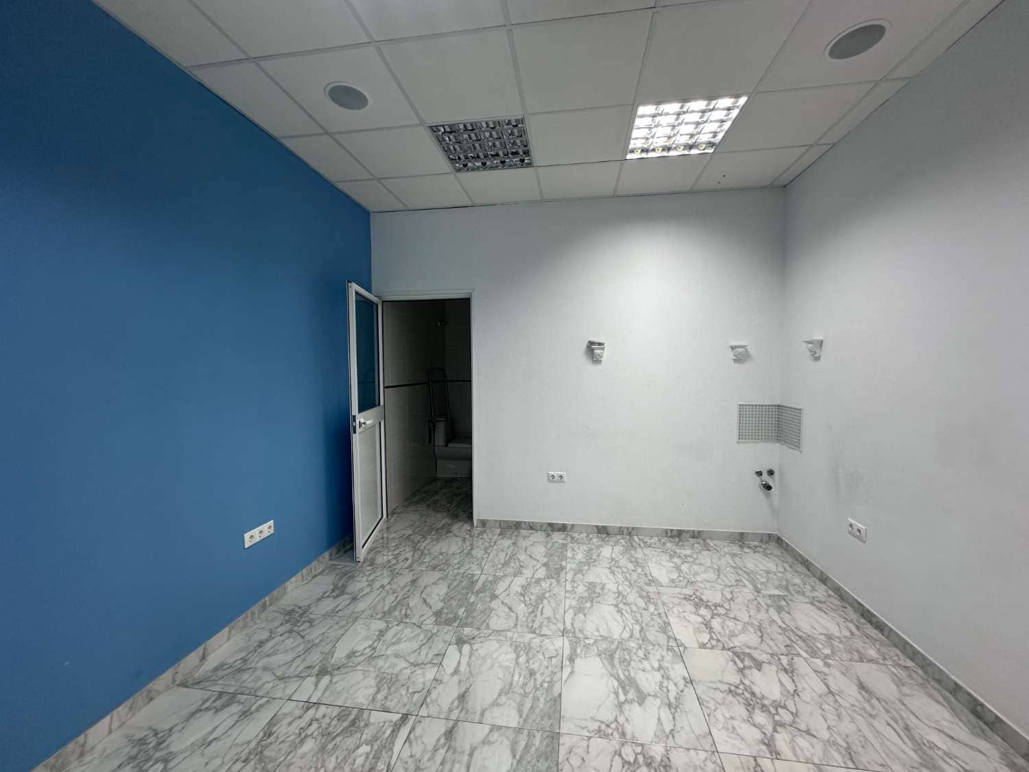 Commercieel te huur in Alhaurin de la Torre - € 950 (Ref: 9543010)