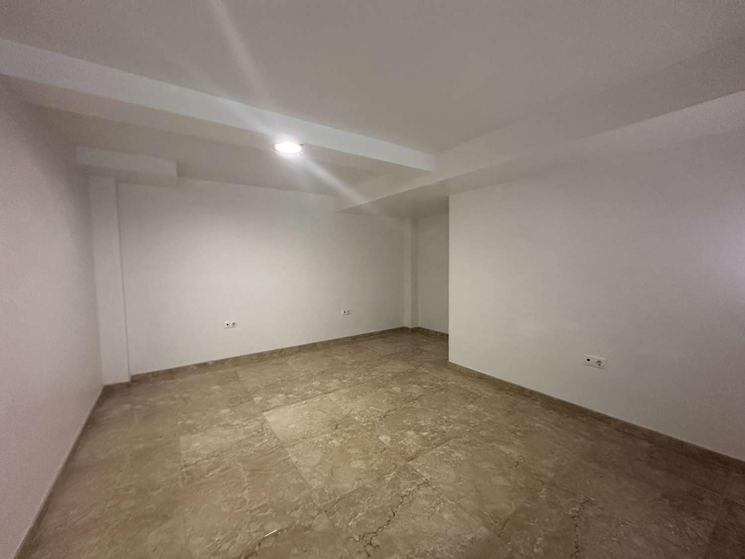 Commercieel te huur in Alhaurin de la Torre - € 950 (Ref: 9543010)